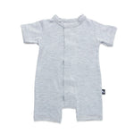 Mameluco magnetico corto gris para calor, ideal para cambios de pañal