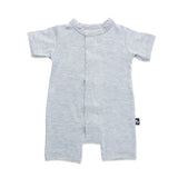 Mameluco magnetico corto gris para calor, ideal para cambios de pañal